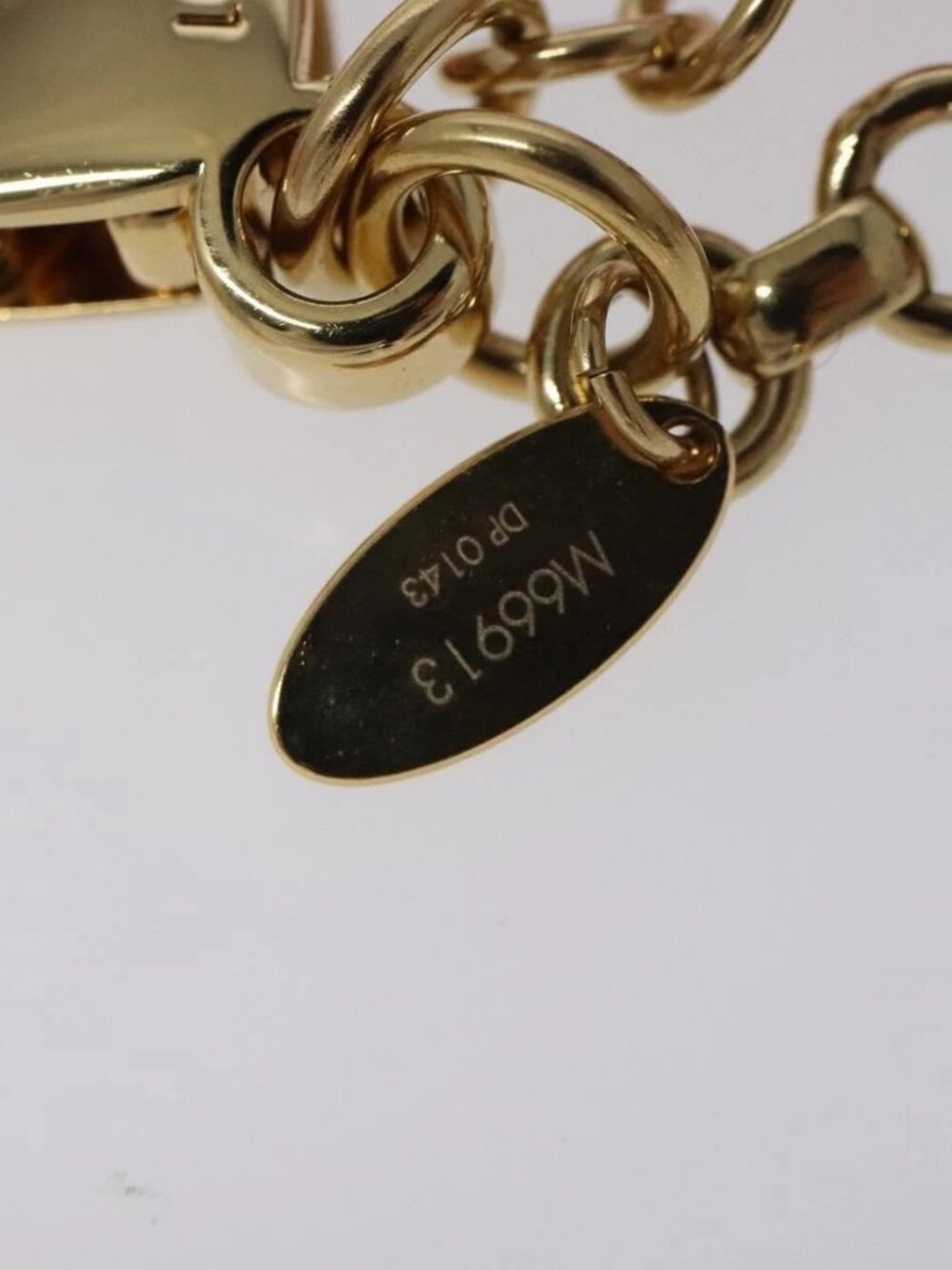 LOUIS VUITTON BijouxSac Knife Key Holder metal Gold Red M66913 LV Auth SW878V - Picture 7 of 8